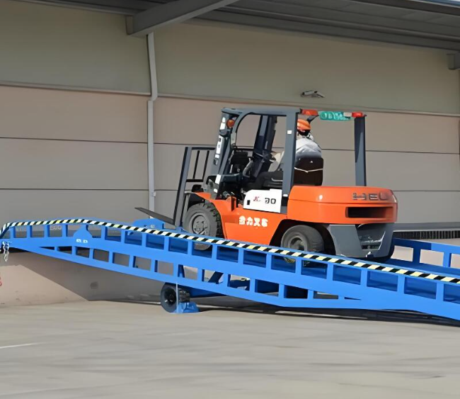 吴江移动式卸货平台（叉车用）